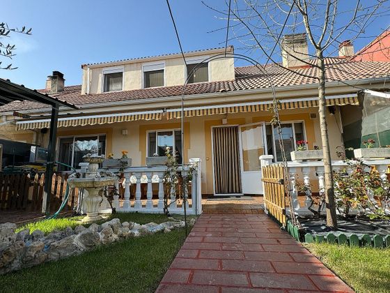 Foto 1 de Casa adossada en venda a Mojados de 3 habitacions amb terrassa i piscina