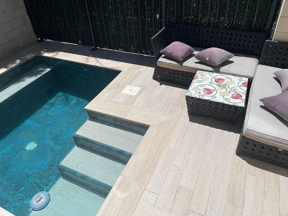 Foto 2 de Casa adossada en venda a Parquesol de 5 habitacions amb terrassa i piscina