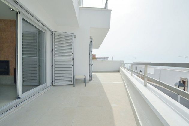 Foto 1 de Venta de casa en calle Dalias de 5 habitaciones con terraza y garaje