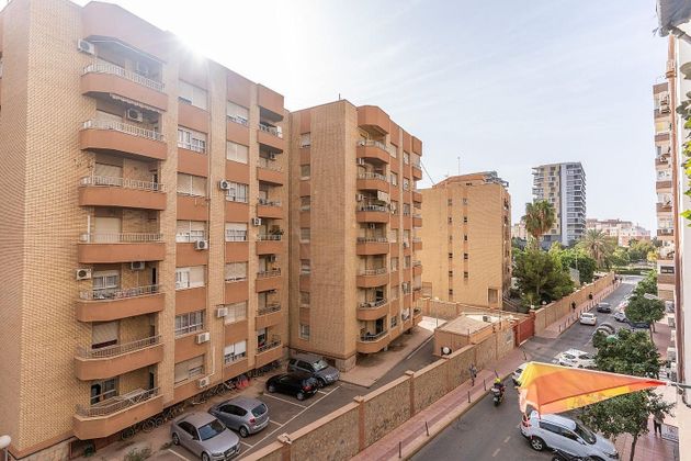 Foto 1 de Pis en venda a calle Soldado Español de 3 habitacions amb balcó i aire acondicionat