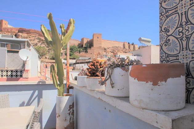 Foto 1 de Venta de casa en Centro - Almería de 3 habitaciones con terraza y balcón