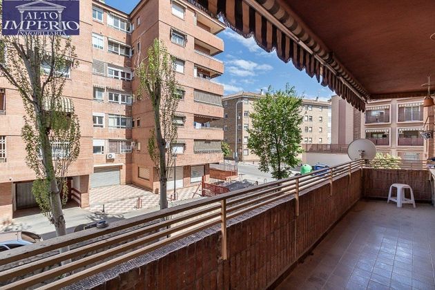 Foto 2 de Pis en venda a Pajaritos - Plaza de Toros de 4 habitacions amb garatge i balcó
