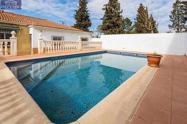 Foto 1 de Xalet en venda a Cacín de 3 habitacions amb terrassa i piscina