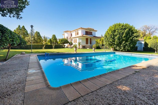 Foto 1 de Casa en venda a Baza de 6 habitacions amb terrassa i piscina