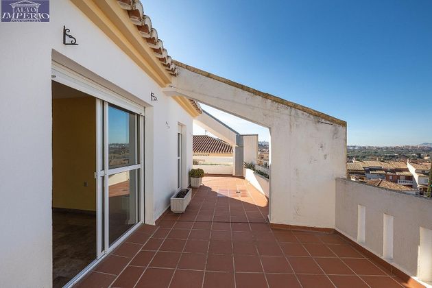 Foto 2 de Venta de ático en Zubia (La) de 3 habitaciones con terraza y piscina