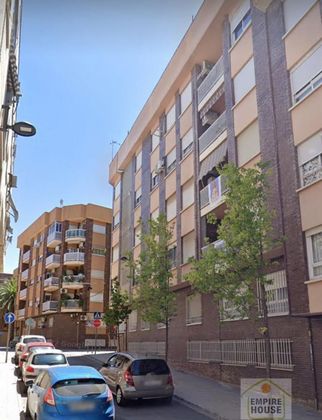Foto 1 de Pis en venda a Zona Calle Valencia de 4 habitacions amb terrassa i garatge