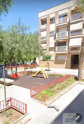 Foto 2 de Pis en venda a Zona Calle Valencia de 4 habitacions amb terrassa i garatge