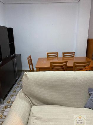 Foto 2 de Pis en lloguer a Antigua Moreria de 3 habitacions amb mobles i ascensor