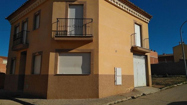 Foto 1 de Casa en venta en Quintanar del Rey de 4 habitaciones con balcón