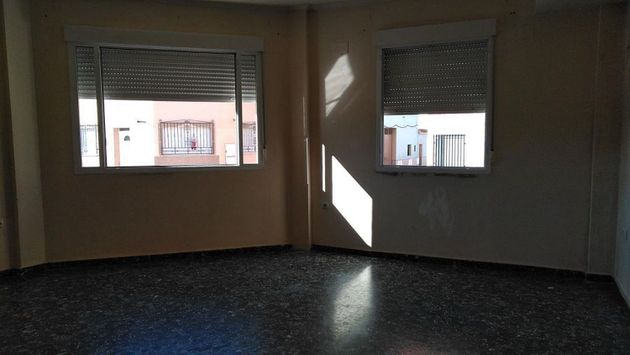 Foto 2 de Casa en venta en Quintanar del Rey de 4 habitaciones con balcón