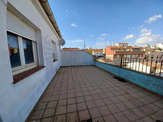 Foto 1 de Àtic en venda a Villarrobledo de 2 habitacions amb terrassa i calefacció