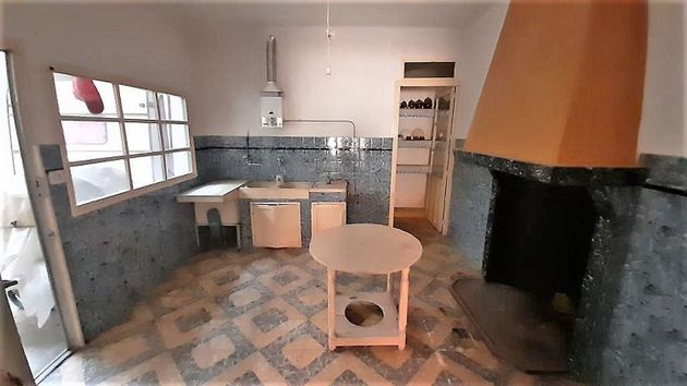 Foto 1 de Casa en venda a Roda (La) de 3 habitacions amb garatge