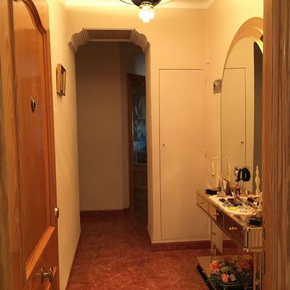 Foto 2 de Pis en venda a Roda (La) de 4 habitacions amb balcó i calefacció