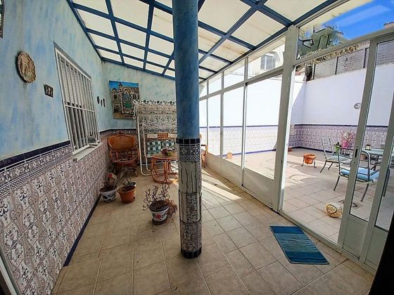 Foto 1 de Casa adossada en venda a Roda (La) de 5 habitacions amb terrassa i garatge