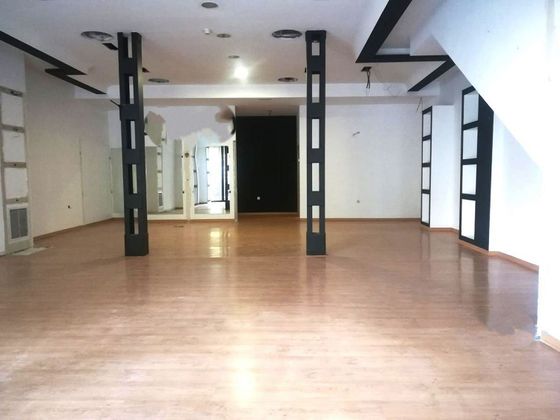 Foto 2 de Local en alquiler en Roda (La) de 125 m²