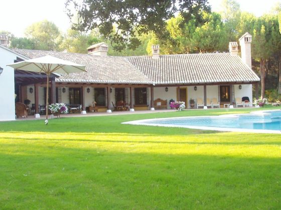 Foto 1 de Xalet en venda a Madrigueras de 5 habitacions amb terrassa i piscina