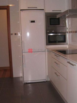 Foto 2 de Piso en venta en Ensanche - Sar de 2 habitaciones con garaje y calefacción