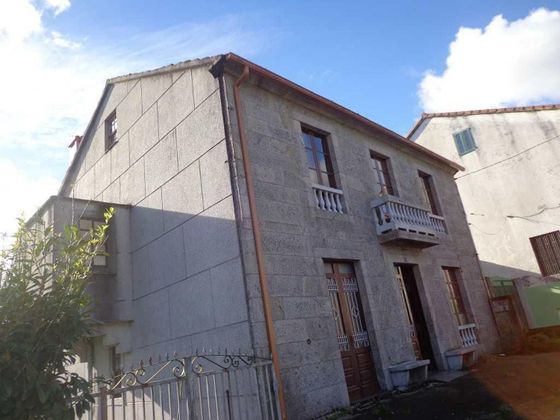 Foto 1 de Casa en venda a Baña (A) de 5 habitacions amb jardí