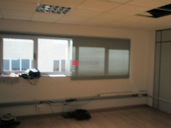 Foto 2 de Oficina en alquiler en San Lázaro - Meixonfrío con aire acondicionado y ascensor