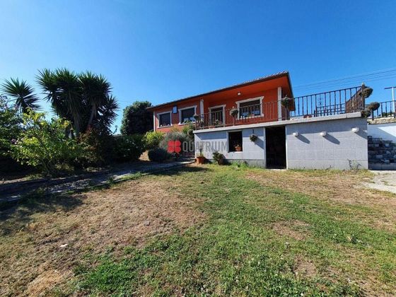 Foto 2 de Xalet en venda a Ribeira de 4 habitacions amb garatge i jardí