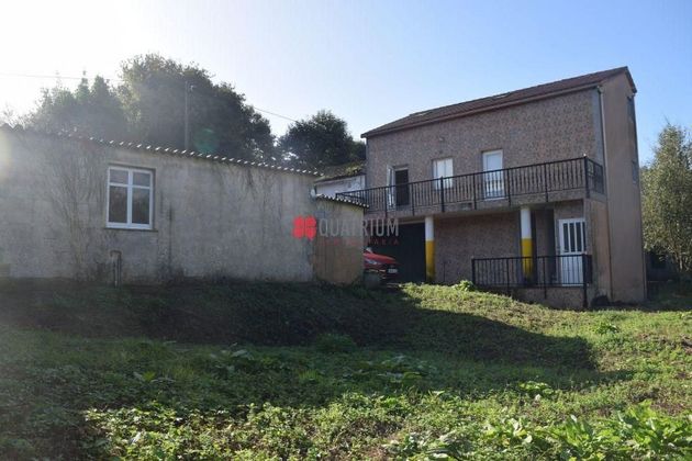 Foto 2 de Chalet en venta en Castiñeiriño - Cruceiro de Sar de 7 habitaciones con terraza y garaje
