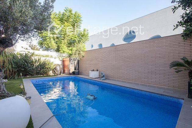 Foto 1 de Casa adosada en venta en Gran Via LH de 3 habitaciones con terraza y piscina