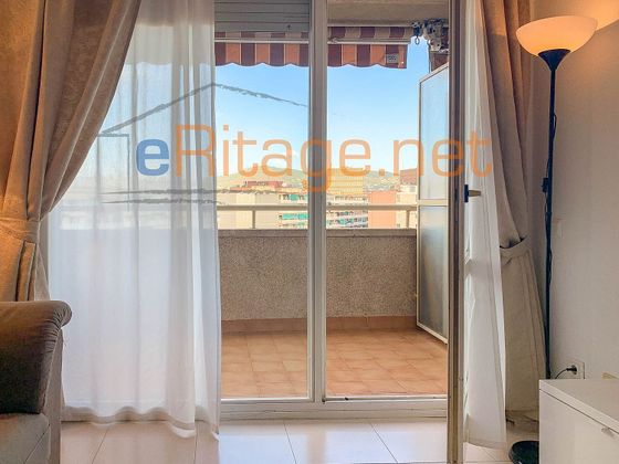 Foto 1 de Pis en venda a carretera Del Prat de 3 habitacions amb terrassa i mobles