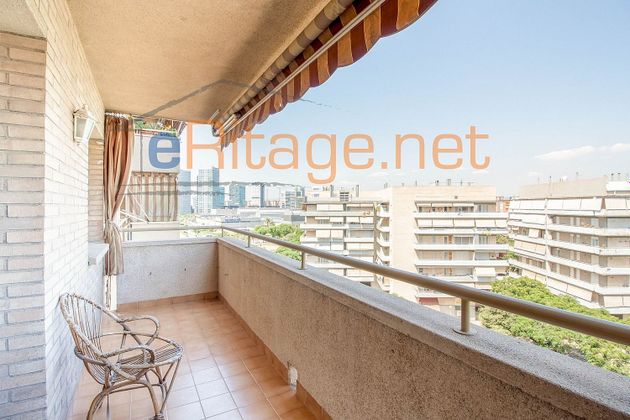 Foto 2 de Pis en venda a carretera Del Prat de 3 habitacions amb terrassa i mobles