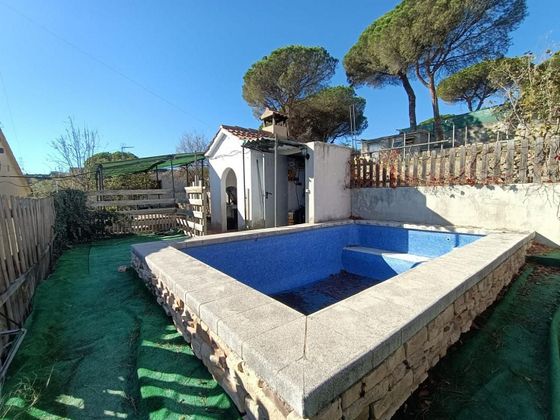 Foto 1 de Casa en venda a calle Pedraforca de 3 habitacions amb terrassa i piscina