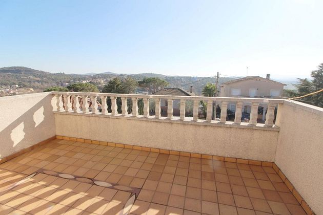Foto 2 de Chalet en venta en calle Pedraforca de 4 habitaciones con terraza y piscina