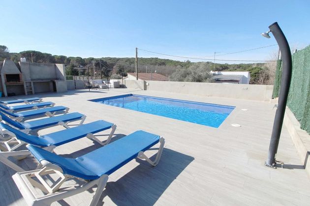 Foto 1 de Xalet en venda a calle Del Puigpedrós de 3 habitacions amb terrassa i piscina