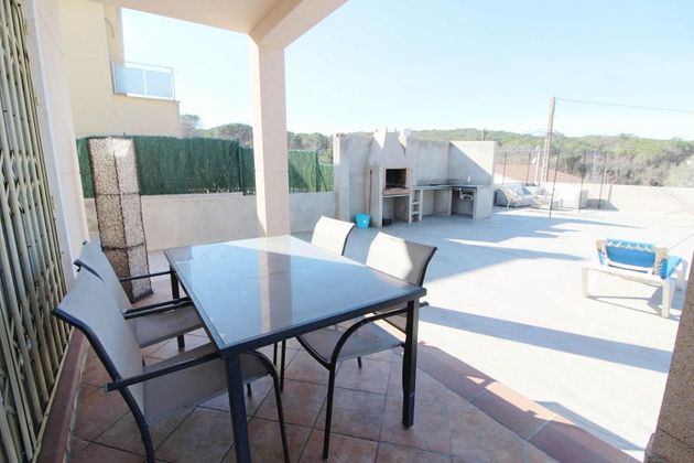 Foto 2 de Chalet en venta en calle Del Puigpedrós de 3 habitaciones con terraza y piscina