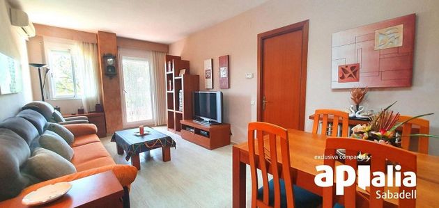 Foto 1 de Pis en venda a Espronceda - Campoamor - Santa Pau de 3 habitacions amb terrassa i aire acondicionat