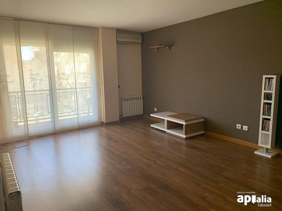 Foto 1 de Piso en venta en Centre - Castellar del Vallès de 3 habitaciones con garaje y balcón