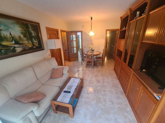 Foto 2 de Piso en venta en Cerdanyola de 4 habitaciones con balcón y calefacción