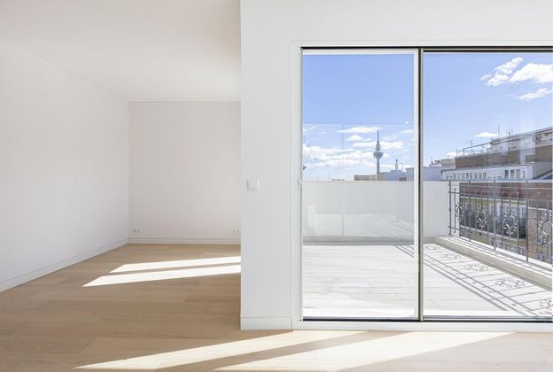 Foto 1 de Ático en venta en Goya de 2 habitaciones con terraza y aire acondicionado