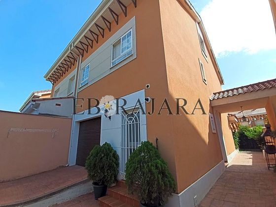 Foto 1 de Xalet en venda a Patrocinio - Nueva Talavera de 4 habitacions amb terrassa i garatge