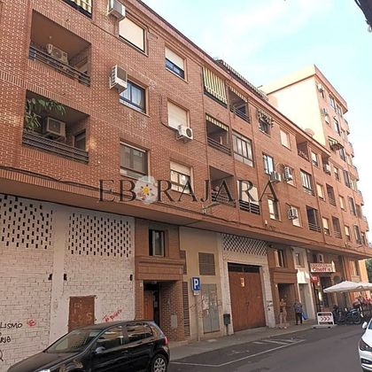 Foto 1 de Venta de piso en Tres Olivos - La Piedad de 2 habitaciones con terraza y calefacción