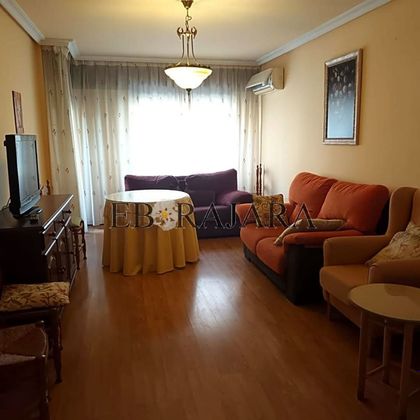 Foto 2 de Pis en venda a Tres Olivos - La Piedad de 2 habitacions amb terrassa i calefacció