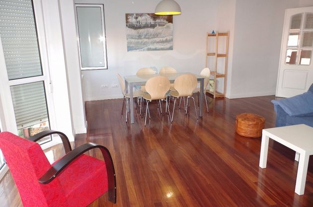 Foto 2 de Alquiler de piso en Valdenoja - La Pereda de 3 habitaciones con calefacción y ascensor