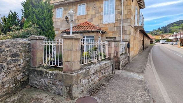 Foto 1 de Chalet en venta en Corrales de Buelna (Los) de 6 habitaciones con jardín y balcón