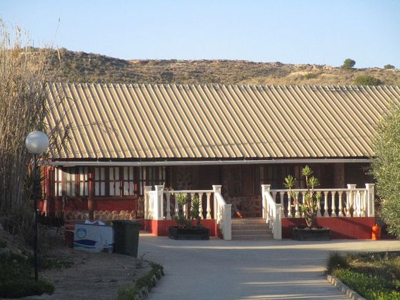 Foto 1 de Casa rural en venta en Perín de 5 habitaciones con terraza y piscina