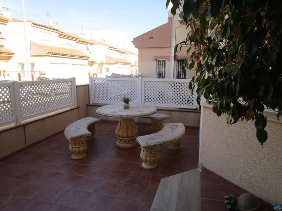 Foto 2 de Venta de casa en Canteras de 3 habitaciones con terraza y jardín