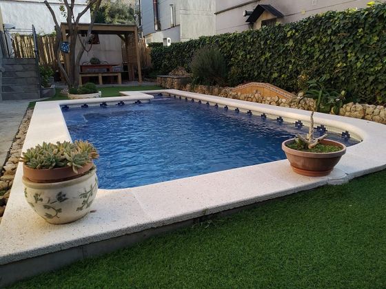 Foto 1 de Venta de casa en Pacs del Penedès de 5 habitaciones con terraza y piscina