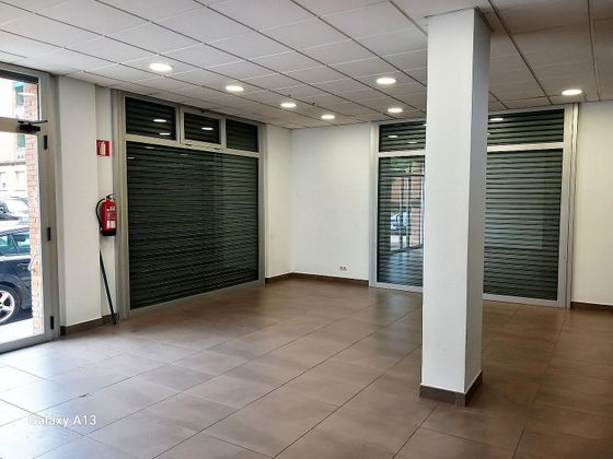 Foto 2 de Local en alquiler en calle De Sant Sadurní de 100 m²