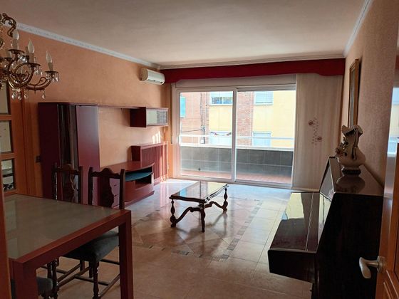 Foto 1 de Piso en venta en Poble Nou de 4 habitaciones con terraza y garaje