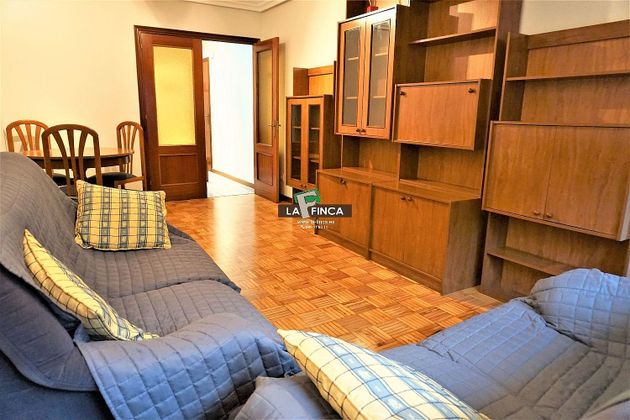 Foto 2 de Piso en venta en Milán - Pumarín - Teatinos de 3 habitaciones con terraza y garaje