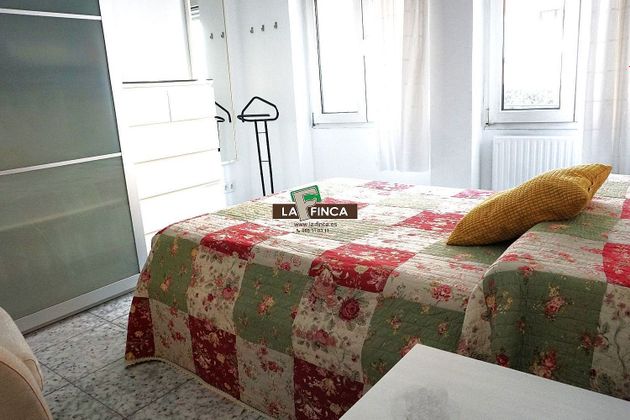 Foto 2 de Pis en venda a Milán - Pumarín - Teatinos de 4 habitacions amb garatge i calefacció