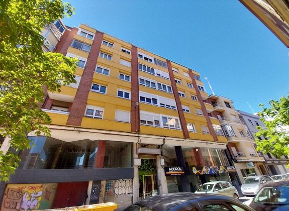 Foto 1 de Piso en venta en Campo Grande - Arco Ladrillo de 4 habitaciones con terraza y calefacción
