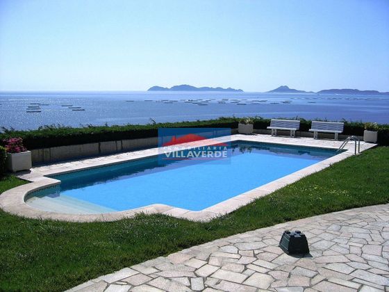 Foto 1 de Xalet en venda a Cangas de 7 habitacions amb terrassa i piscina
